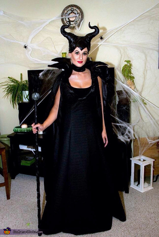 Maleficent DIY Costume
 DIY Maleficent Costume for Women