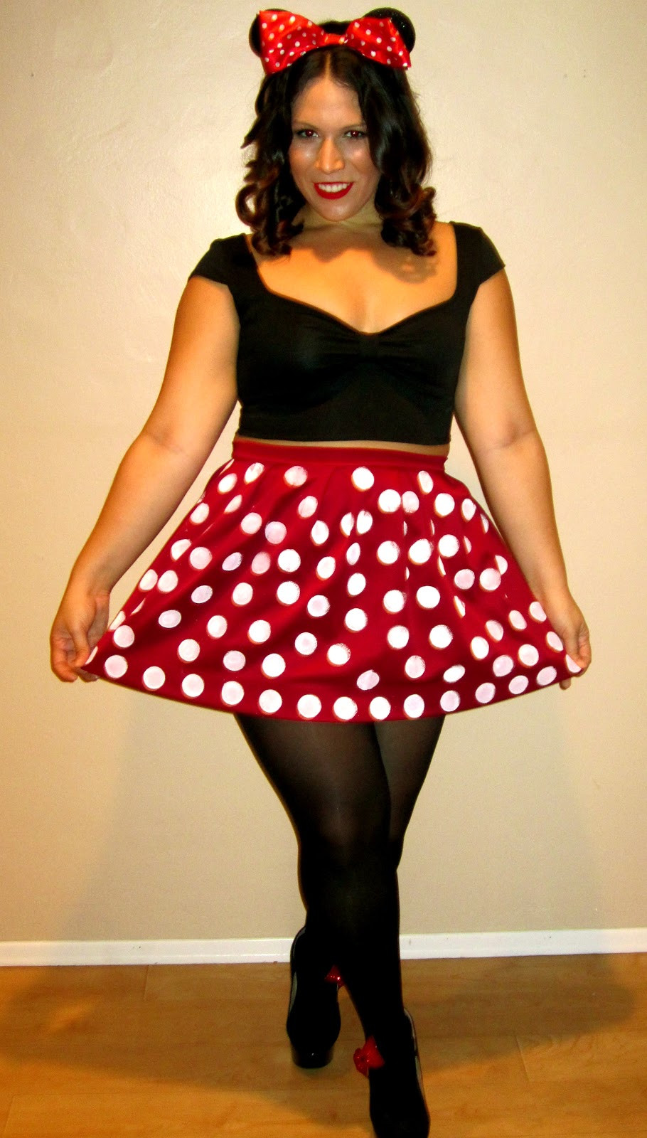 Minnie Mouse DIY Costume
 So Happy I Could DIY