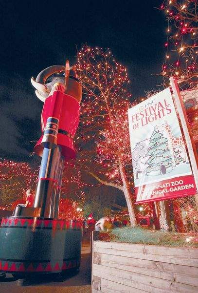 Newport Aquarium Christmas Lights
 Greater Cincinnati Holiday attractions beckon families