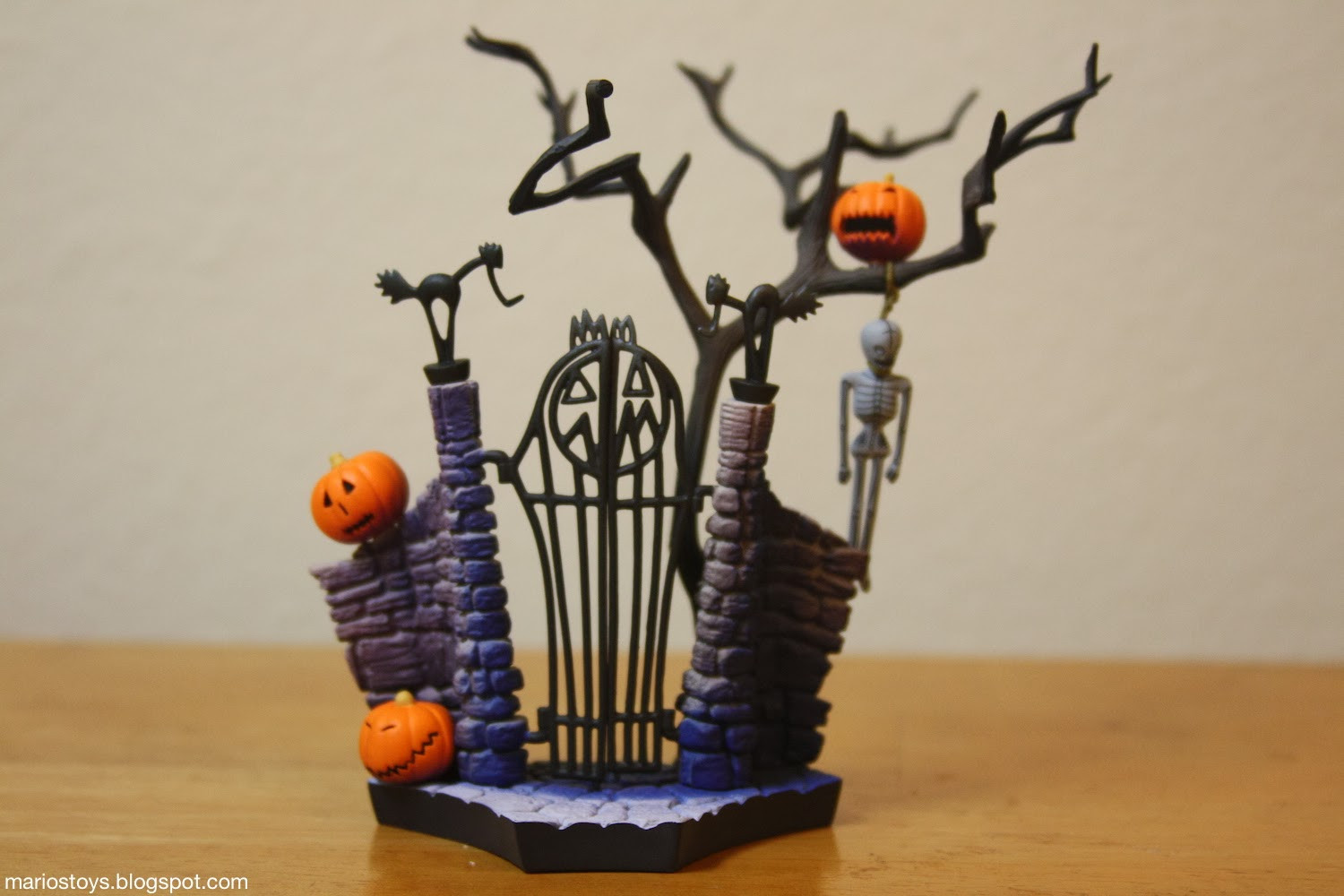 Nightmare Before Christmas Gate
 A Year of Toys 72 Sci Fi Revoltech 005 Jack Skellington
