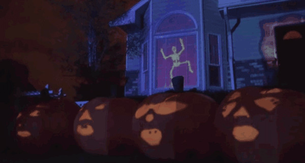 Outdoor Animated Halloween Decorations
 Apparently It s Time To Step Up Your Halloween Decorations