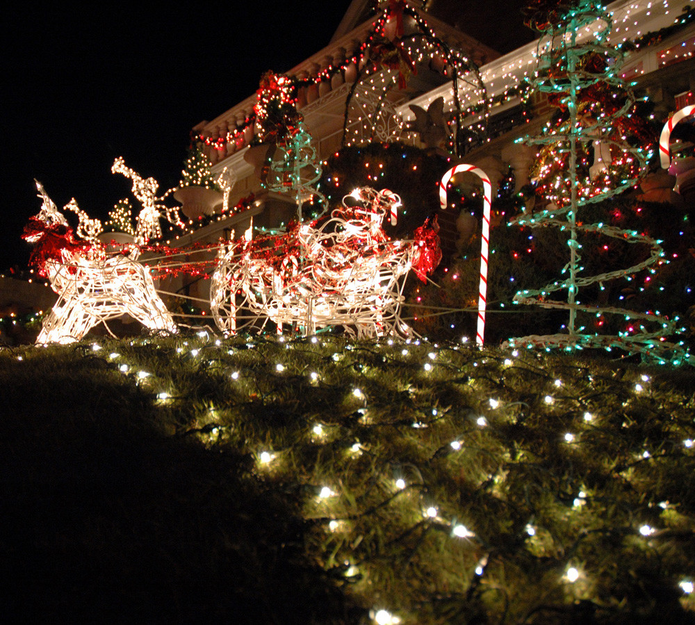 Outdoor Christmas Decoration
 Top 10 Biggest Outdoor Christmas Lights House Decorations