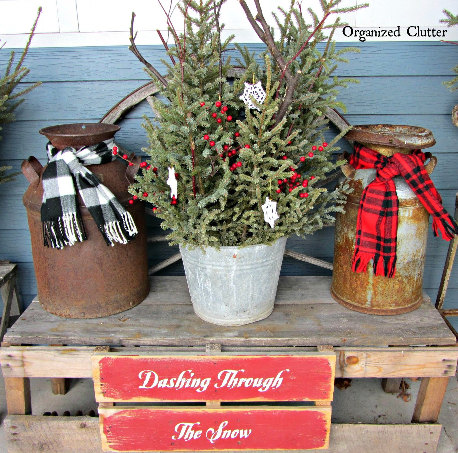 Outdoor Christmas Decorations
 JUNKERS UNITE With An Outdoor Rustic Christmas Vignette