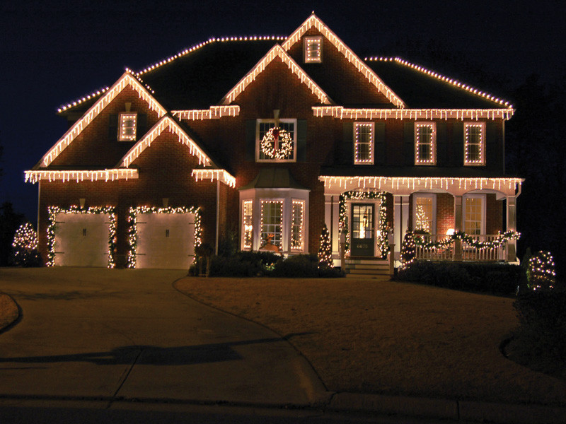Outdoor Christmas Icicle Lights
 Christmas outdoor icicle lights Liven Your Home with