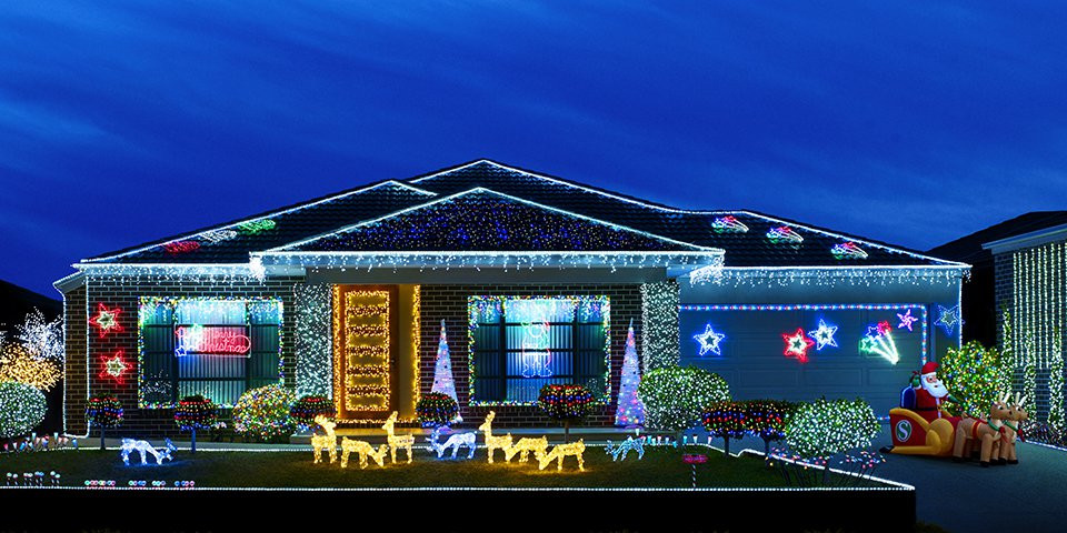 Outdoor Christmas Light Sales
 How to add outdoor Christmas decorations to your home