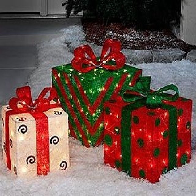 Outdoor Christmas Present Decorations
 Sylvania 3 Piece Lighted Gift Box Set Christmas Outdoor