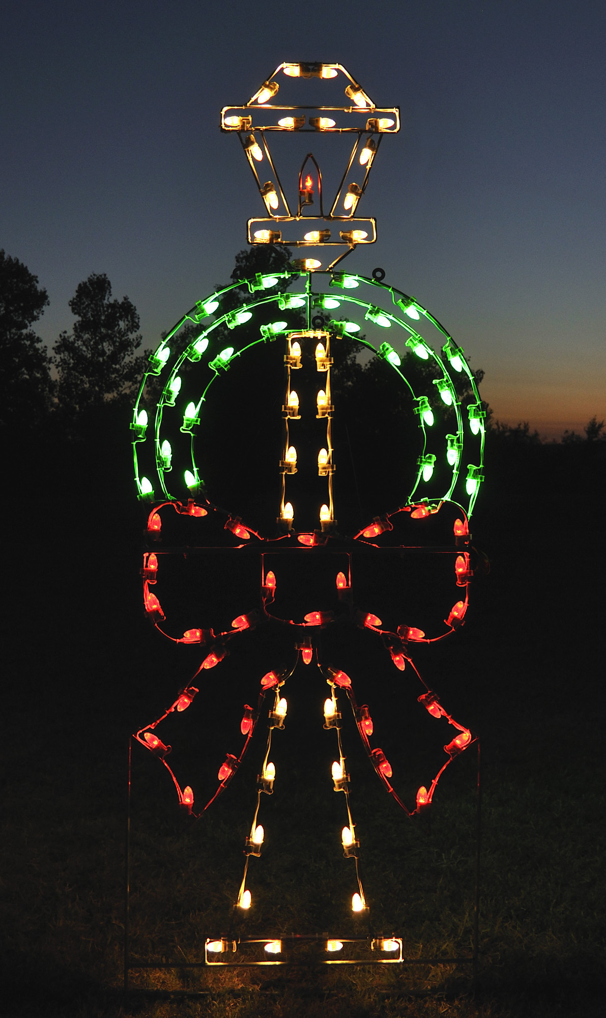 Outdoor Christmas Spotlights
 18 Amazing Outdoor Christmas Light Displays Style Motivation