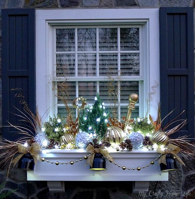 Outdoor Christmas Window Decorations
 25 best ideas about Winter Window Boxes on Pinterest