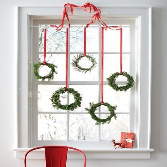 Outdoor Christmas Window Decorations
 Window decor ideas easy christmas window decorating ideas