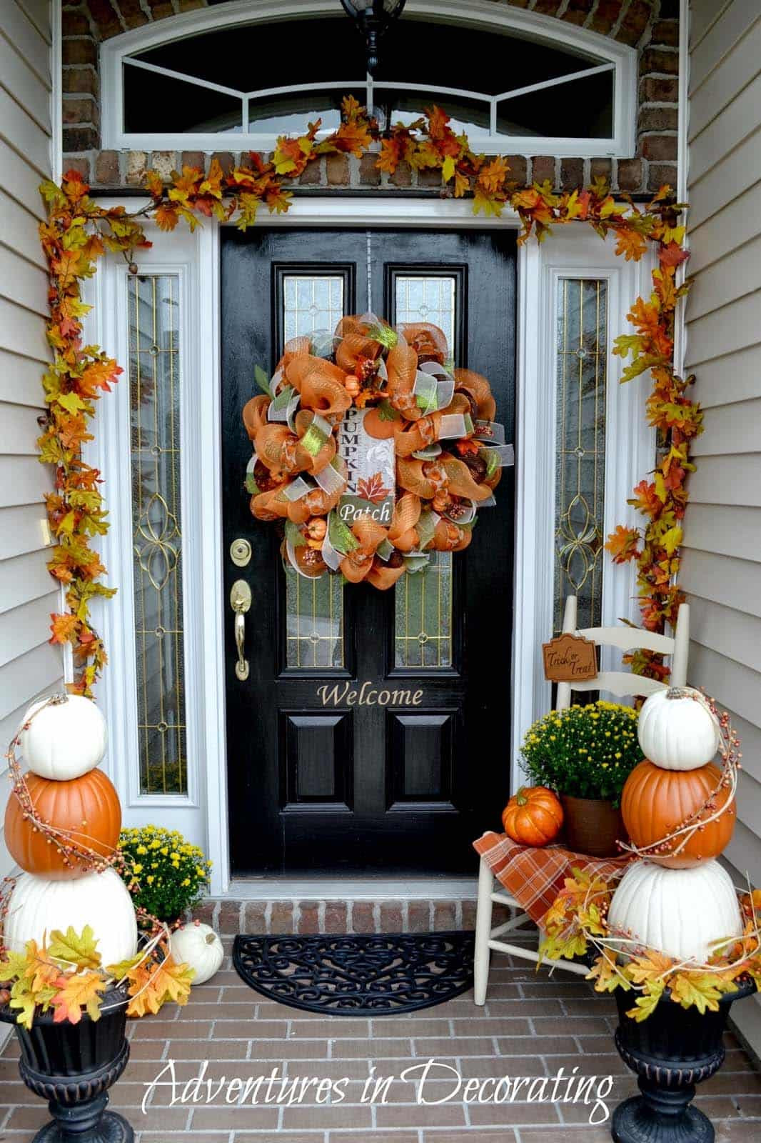 Outdoor Fall Decorating Ideas
 46 of the Coziest Ways to Decorate your Outdoor Spaces for