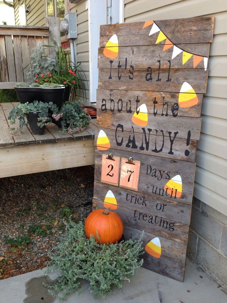 Outdoor Halloween Decor
 plete List of Halloween Decorations Ideas In Your Home
