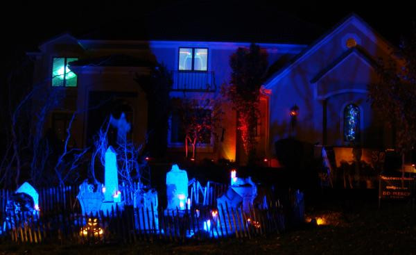Outdoor Halloween Projector
 Haunting Your House for Halloween Effects