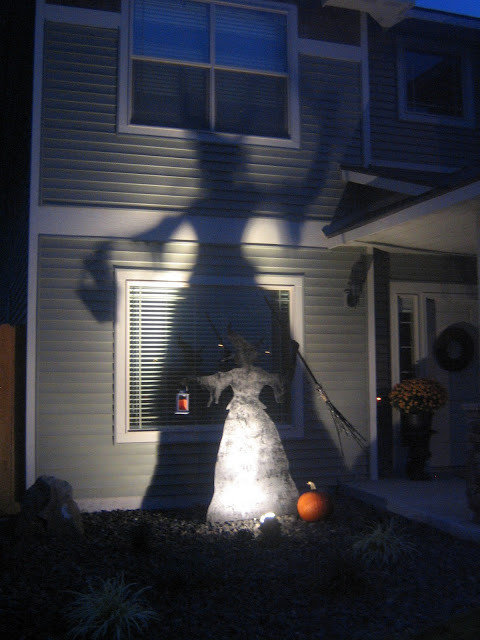 Outdoor Halloween Props
 Spooky Ideas for Outdoor Halloween Decoration