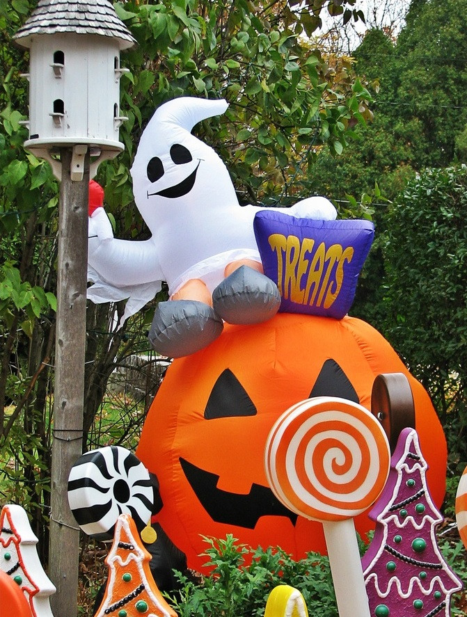 Outdoor Inflatable Halloween Decorations
 Halloween inflatables – garden decorations for a spooky