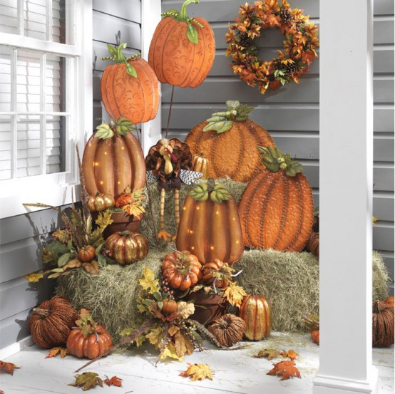 Outdoor Thanksgiving Decorations
 57 Cozy Thanksgiving Porch Décor Ideas DigsDigs