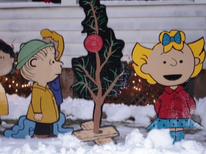 Peanut Outdoor Christmas Decorations
 peanuts yard displays