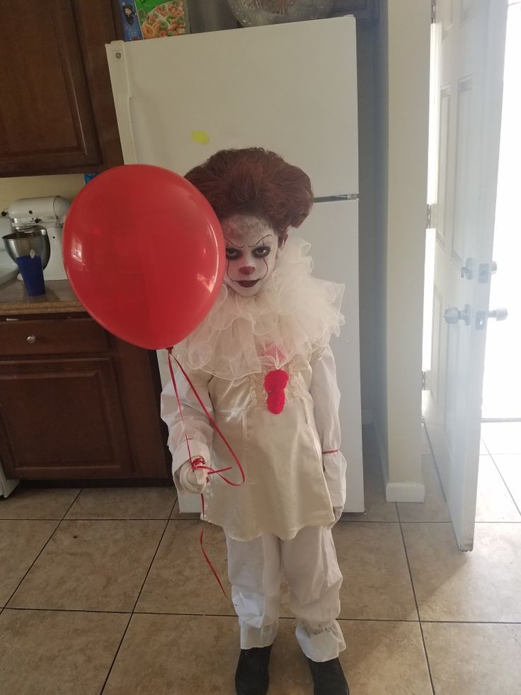 Pennywise Costume DIY
 Best 25 Kids pennywise costume ideas on Pinterest