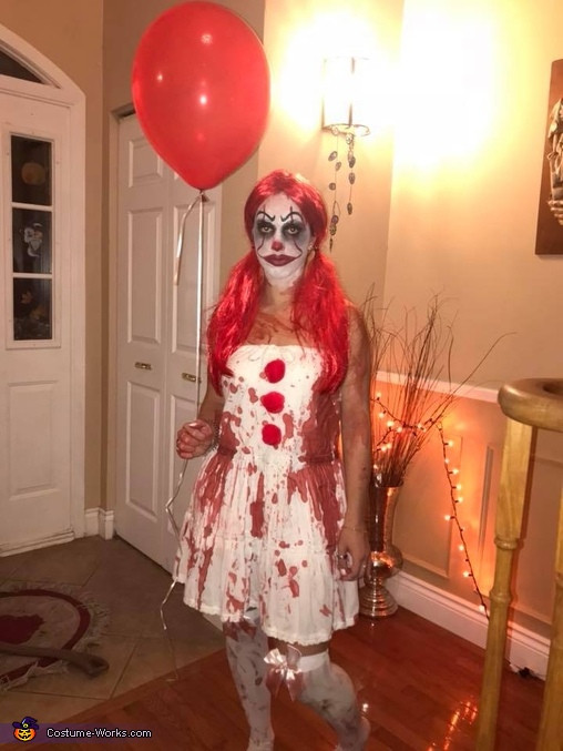 Pennywise Costume DIY
 DIY Female Pennywise Costume
