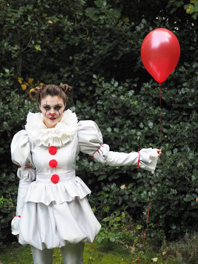 Pennywise Costume DIY
 These Pennywise IT Clown Halloween Costumes Are Scary AF