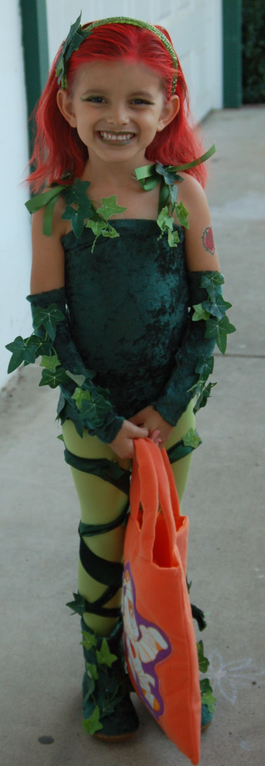 Poison Ivy Costume DIY
 DIY Poison Ivy Costume holiday special