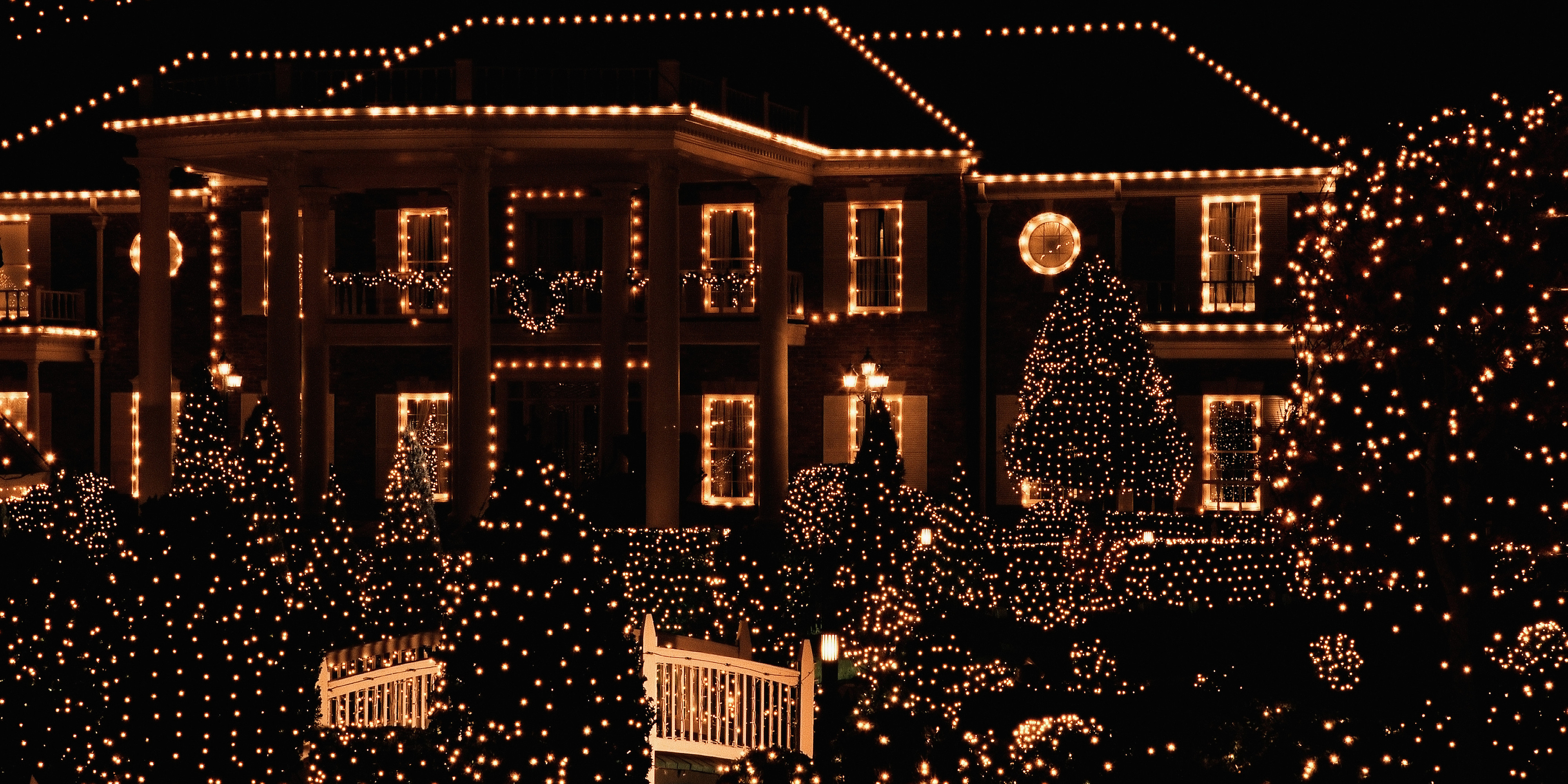 Porch Christmas Lights
 17 Outdoor Christmas Light Decoration Ideas Outside