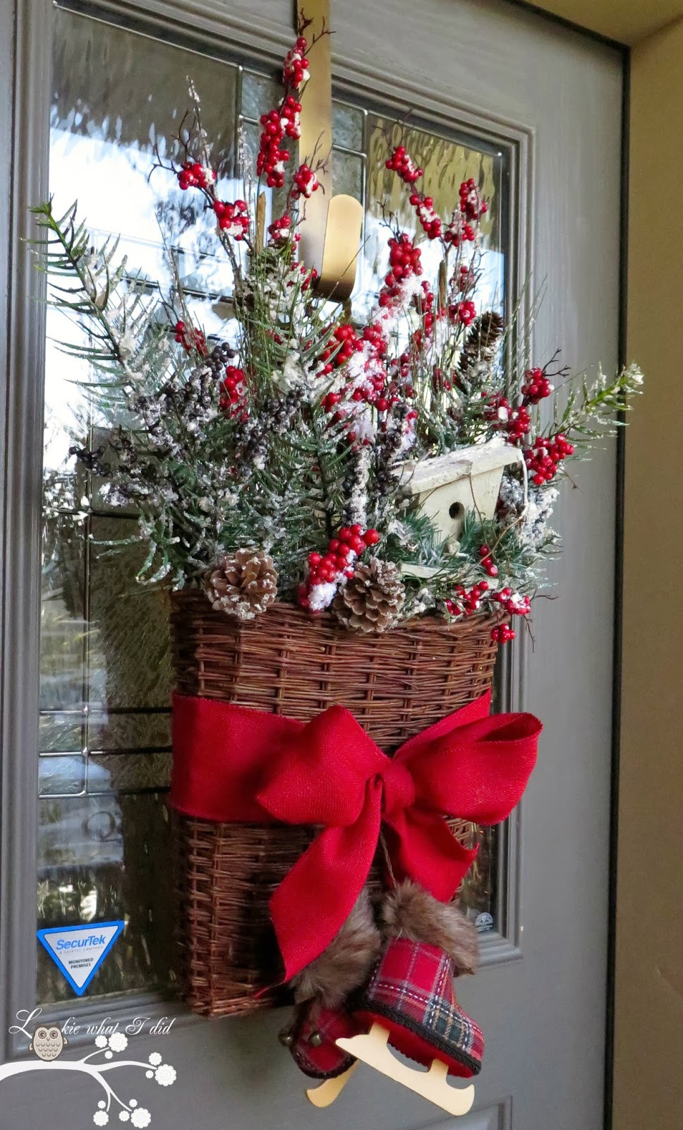 Porch Decorating For Christmas
 Lookie What I Did Our Christmas Porch