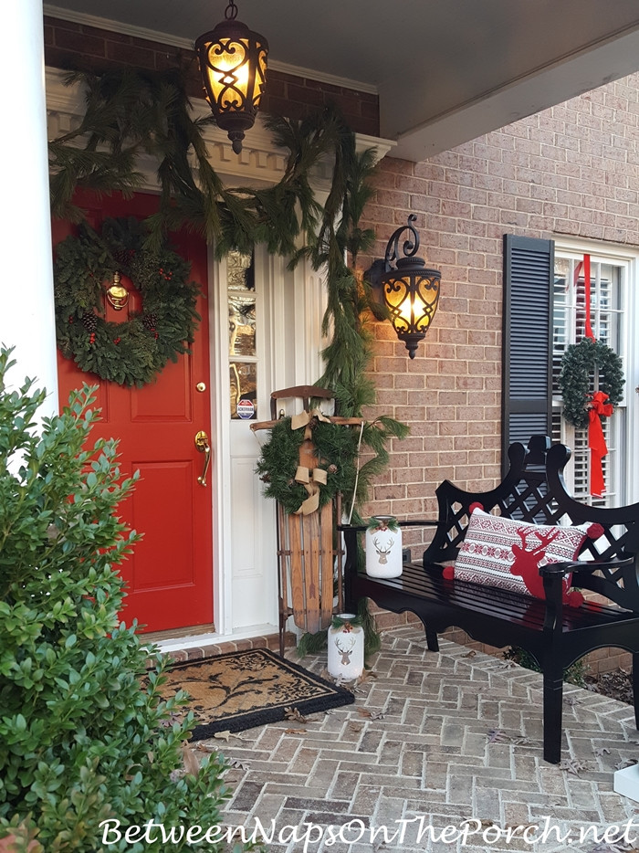 Porch Decorating For Christmas
 Traditional Christmas Decorations for a Front Porch