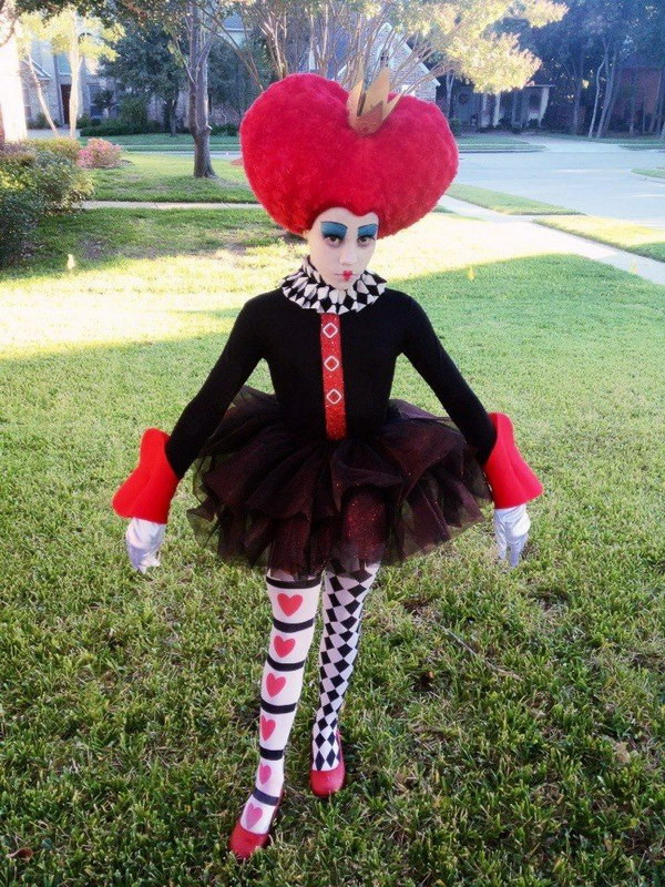 Queen Of Hearts DIY Costume
 25 Queen of Hearts Costume Ideas and DIY Tutorials Hative