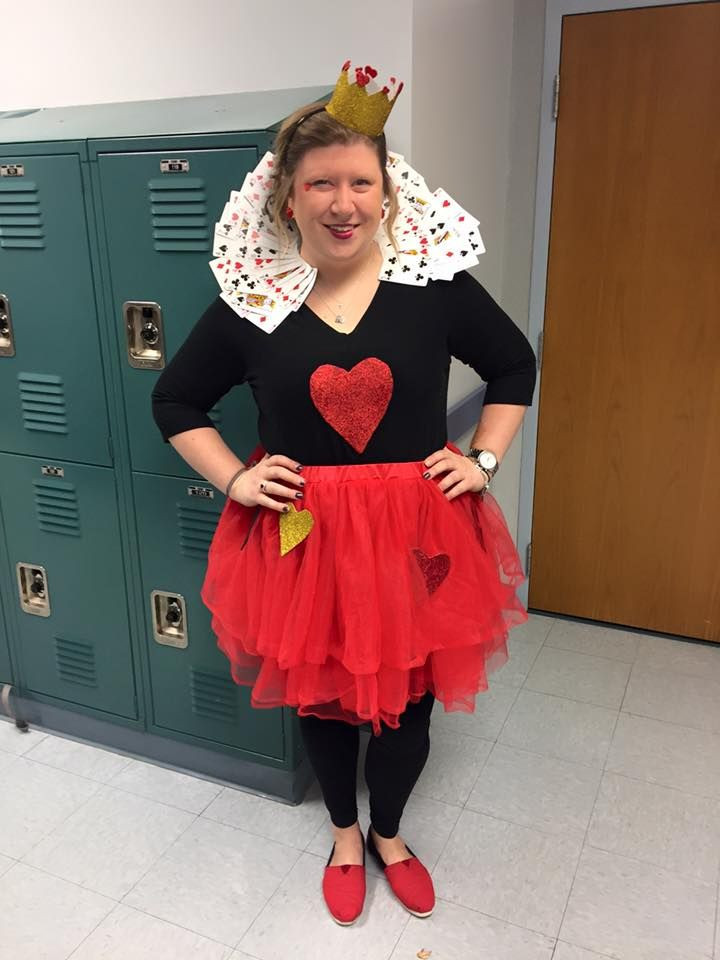 Queen Of Hearts DIY Costume
 Homemade Queen of Hearts Costume DIY To Do