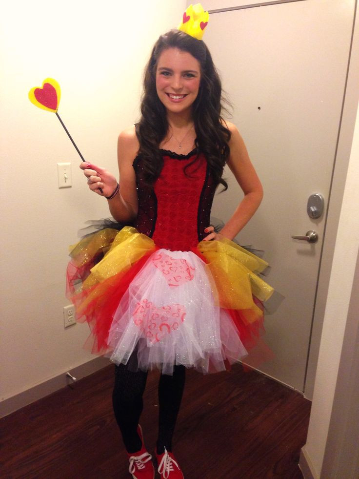 Queen Of Hearts DIY Costume
 Queen of Hearts DIY costume Camp⛺️ Pinterest
