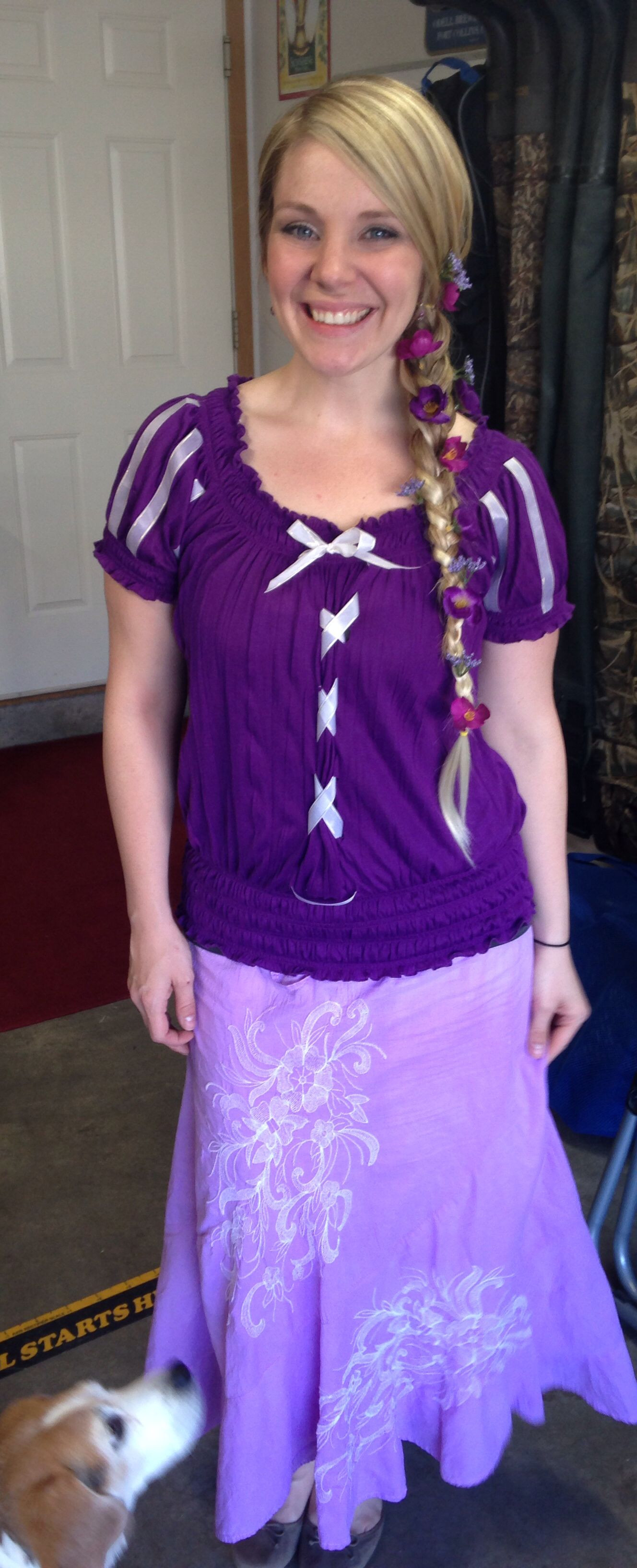Rapunzel Costume DIY
 DIY adult Rapunzel costume Tangled