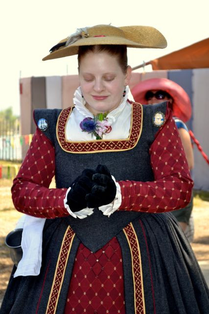 Renaissance Costumes DIY
 Keep Calm and Craft A Sampling of Renaissance Faire
