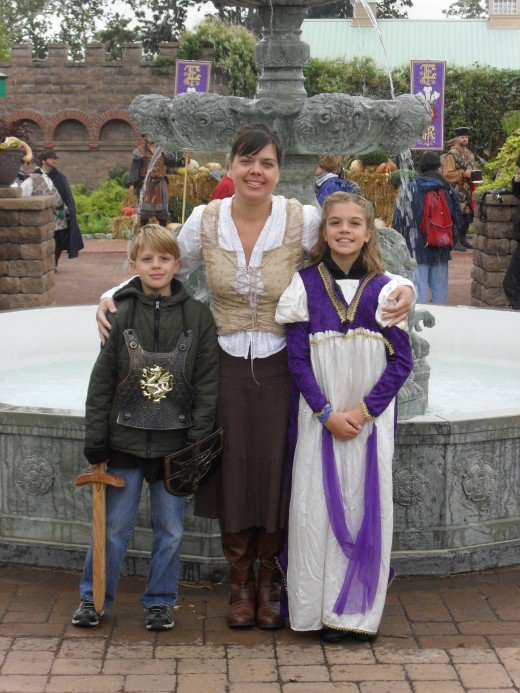 Renaissance Faire Costumes DIY
 How to Make a Homemade Renaissance Outfit on a Bud