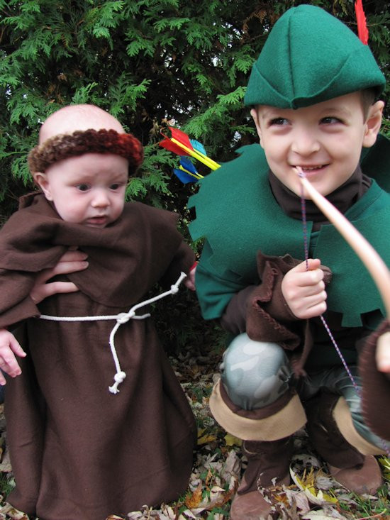Robin Hood Costume DIY
 DIY Handmade kids Robin Hood and Friar Tuck Halloween costumes