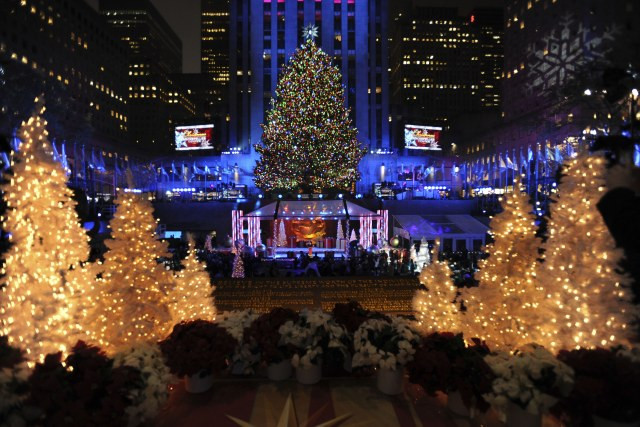 Rockefeller Christmas Tree Lighting 2019 Performers
 LIVE STREAM Rockefeller Christmas Tree Lighting 2018