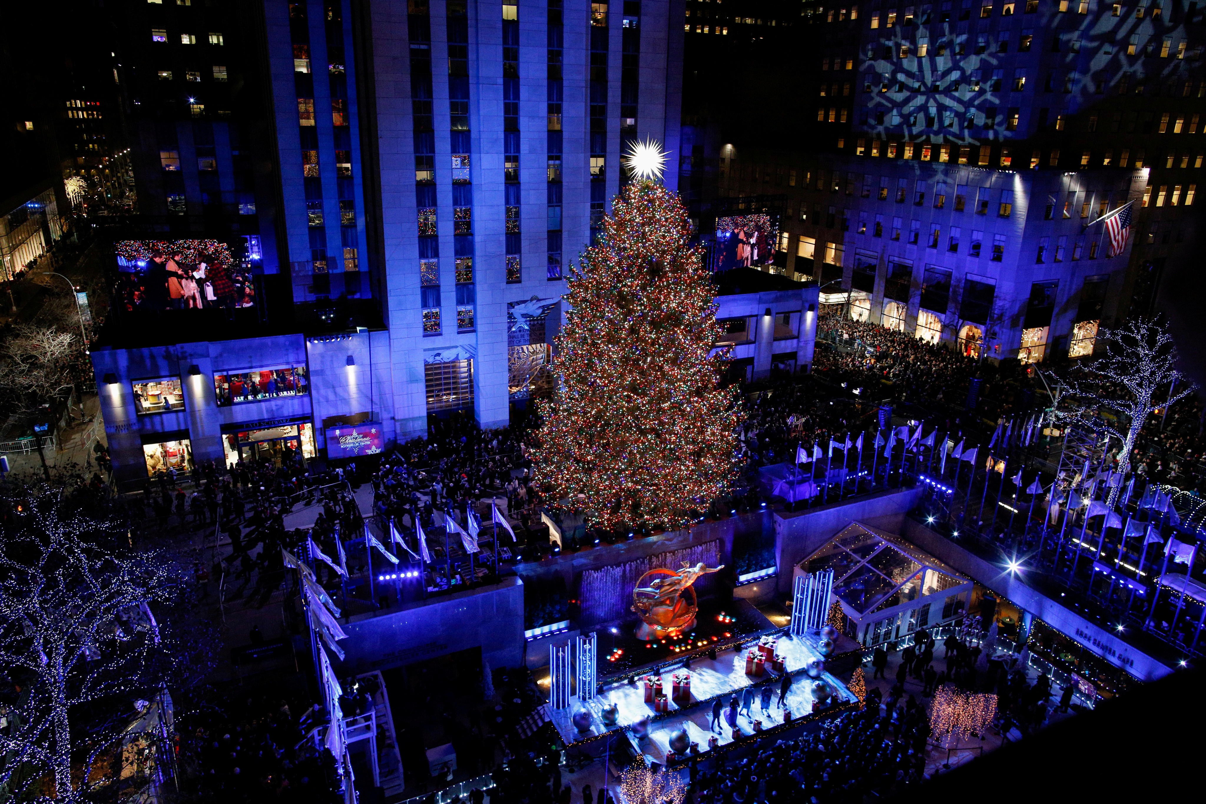 Rockefeller Christmas Tree Lighting 2019 Performers
 2018 Rockefeller Center Christmas Tree Lighting Watch