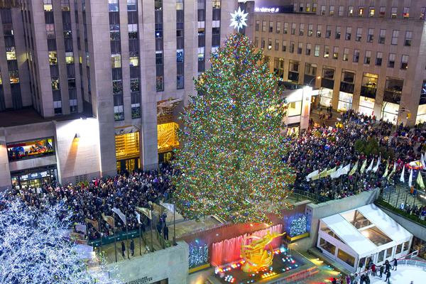 Rockefeller Christmas Tree Lighting 2019 Performers
 2016 Rockefeller Center Christmas Tree Lighting at