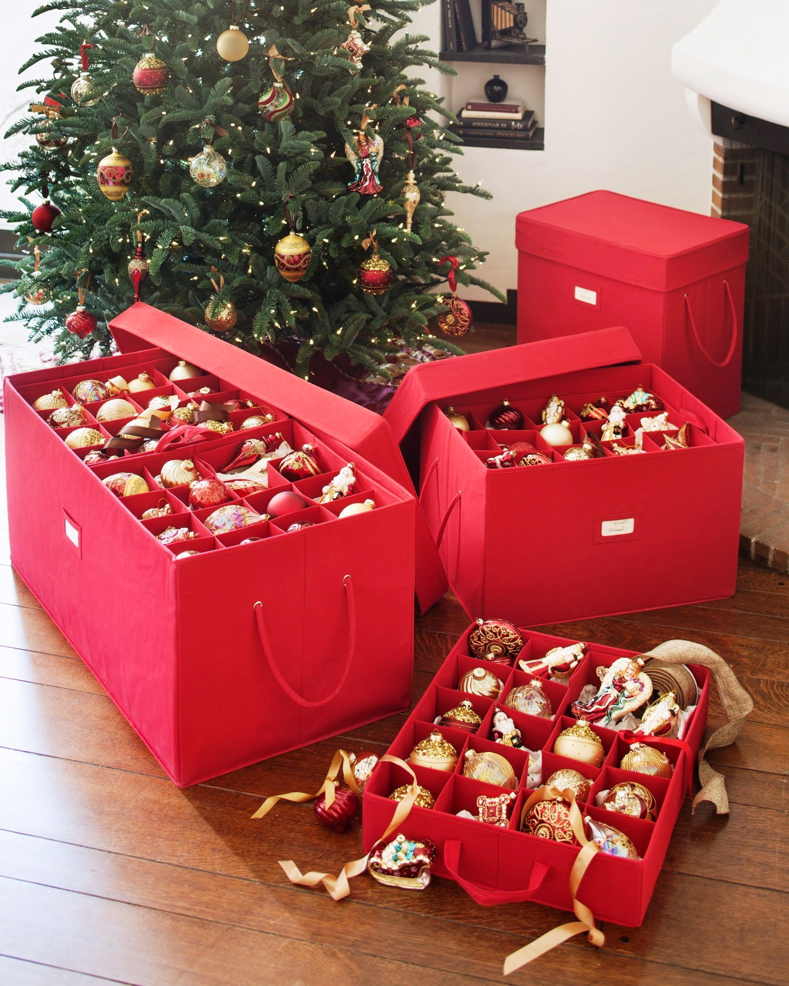 Rubbermaid Christmas Ornament Storage
 Adjustable Ornament Storage Box