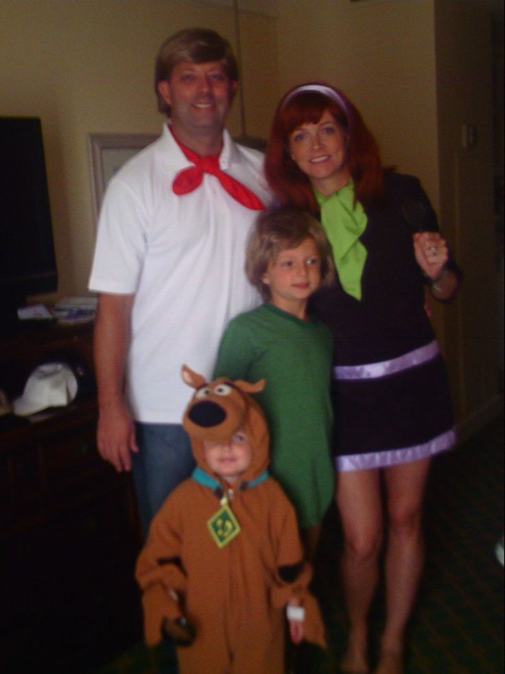 Shaggy Costume DIY
 Daughter s DIY creation for Family SCOOBY DOO COSTUMES