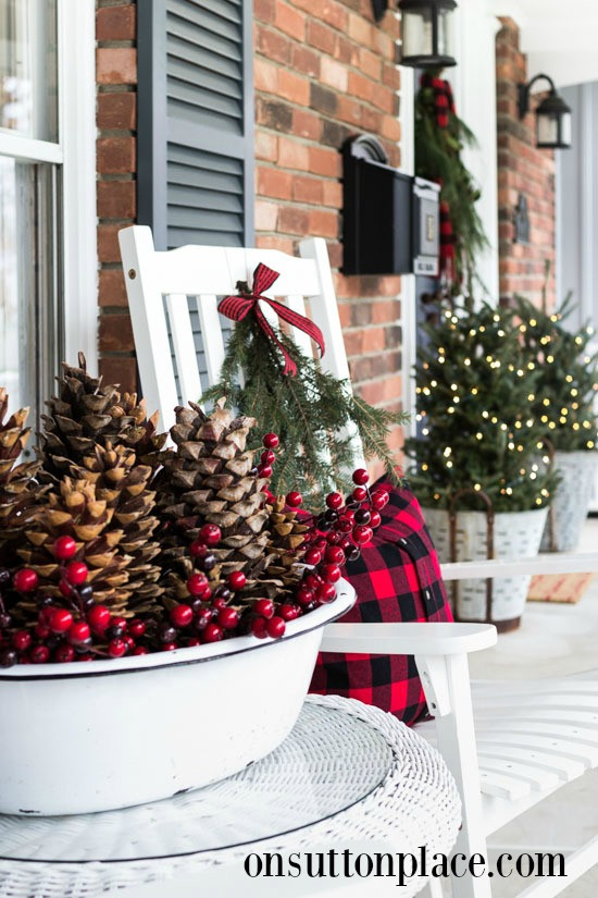 Simple Outdoor Christmas Decorations
 DecoArt Blog Trends Outdoor Christmas Decor