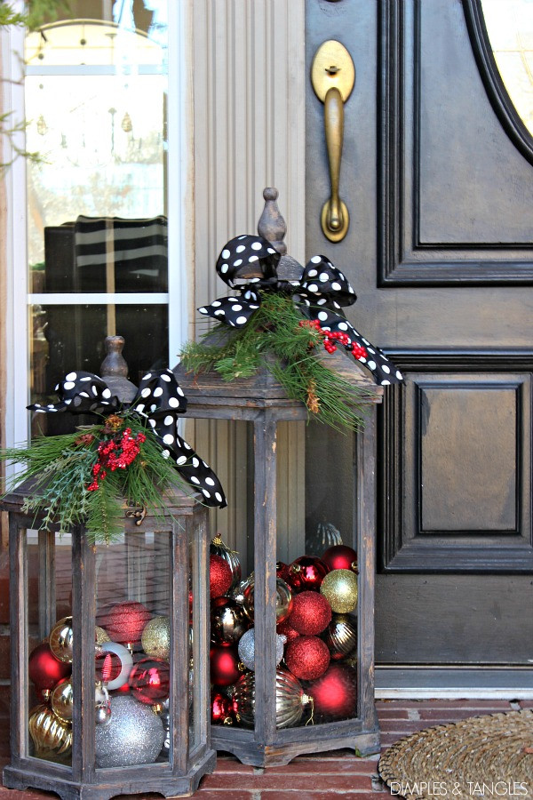 Simple Outdoor Christmas Decorations
 DecoArt Blog Trends Outdoor Christmas Decor