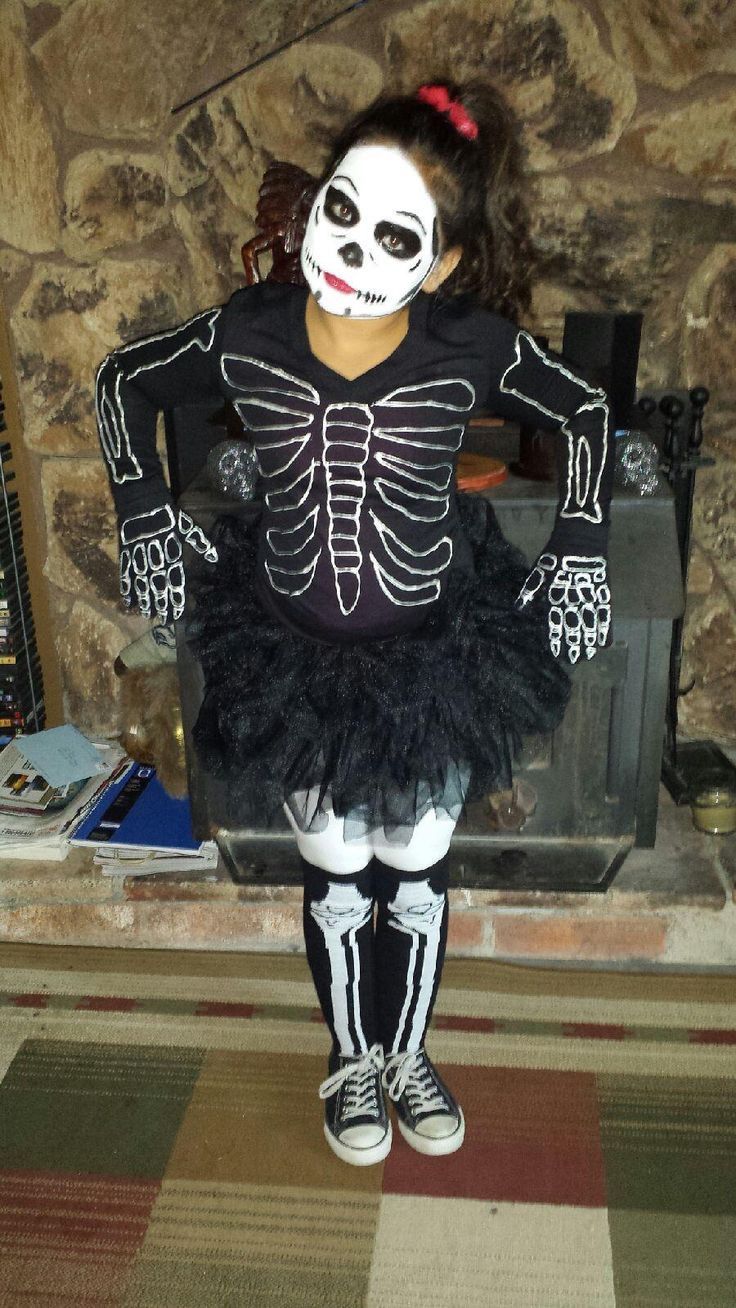 Skeleton Costume DIY
 Homemade skeleton costume used white metallic puff paint