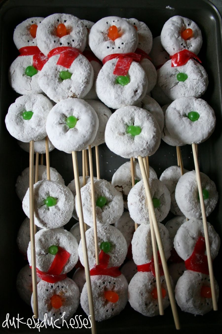 Small Christmas Party Ideas
 23 Christmas Party Decorations That Are Never Naughty