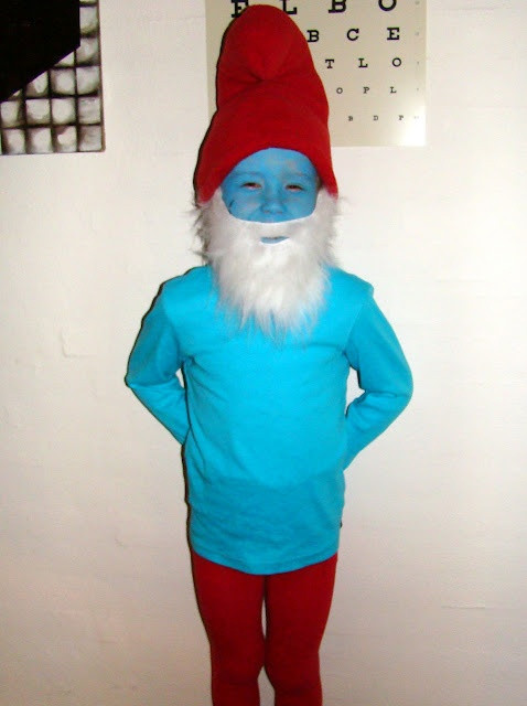 Smurf Costume DIY
 25 best ideas about Smurf costume on Pinterest