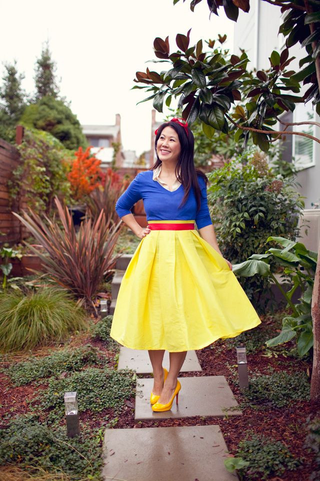 Snow White Costumes DIY
 Best 25 Snow white costume ideas on Pinterest
