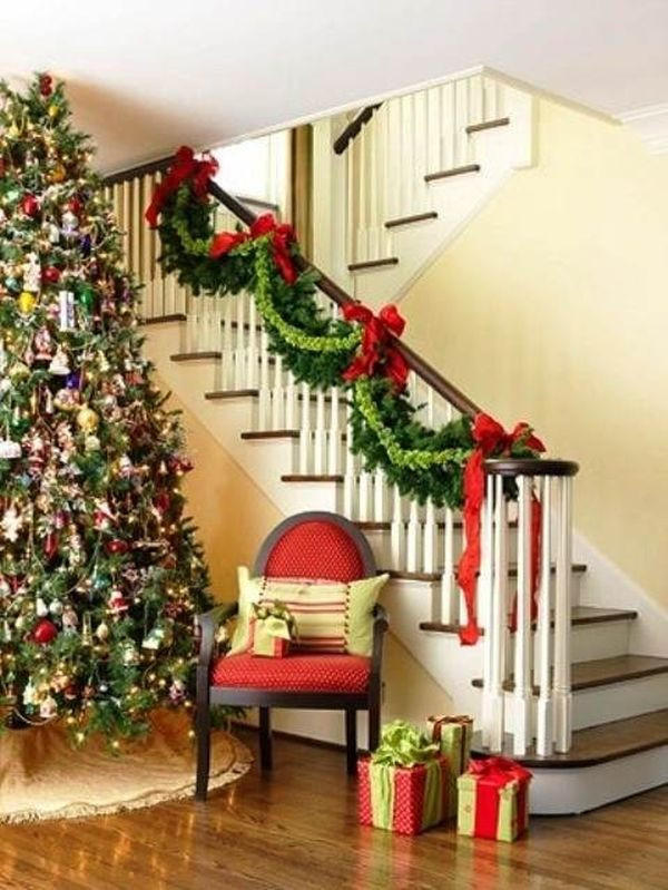 Staircase Christmas Decorating Ideas
 Decorate The Stairs For Christmas – 30 Beautiful Ideas