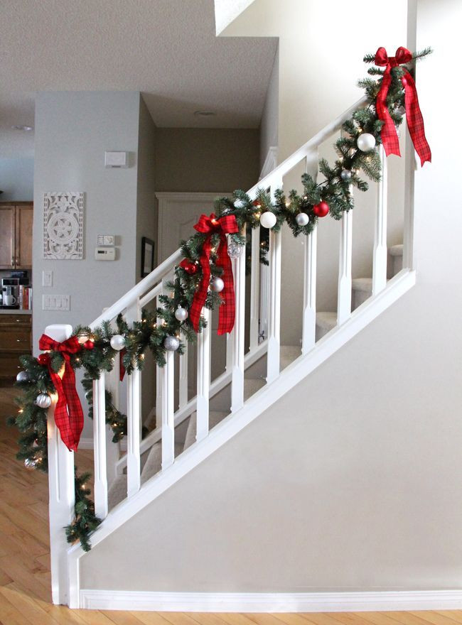 Staircase Christmas Decorating Ideas
 17 Best ideas about Christmas Staircase on Pinterest