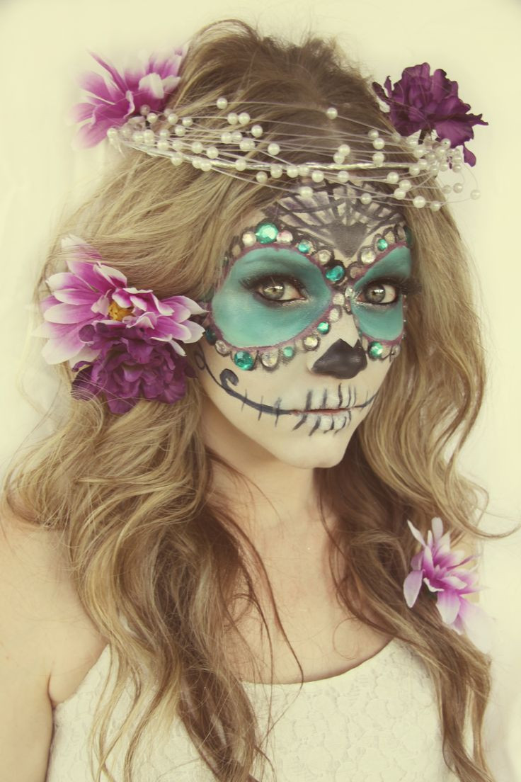 Sugar Skull Costume DIY
 30 DIY Halloween Costume Ideas