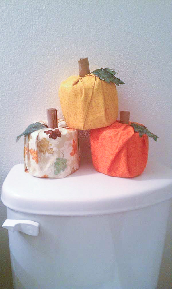Thanksgiving Bathroom Set
 Fall Decorating Hacks