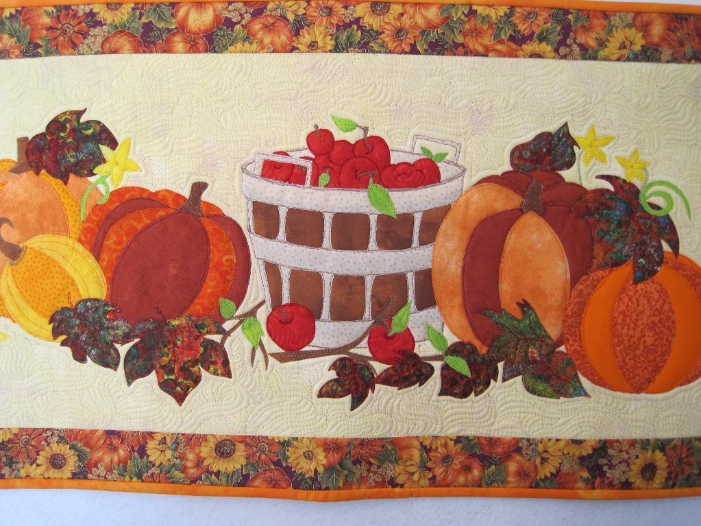 Thanksgiving Table Runner
 Happy Harvest 6 Thanksgiving Quilts to Stitch